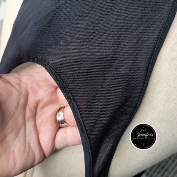 Under Armour NWT Women's Black Wishbone Tank Top Size L - Picture 7 of 11